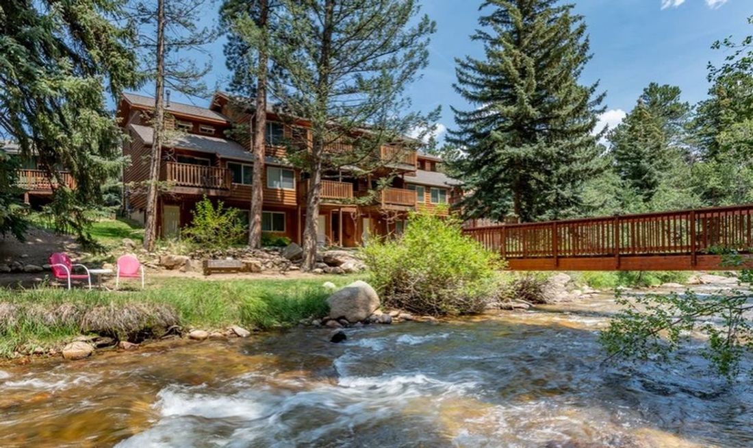 Stone Brook Resort Exterior