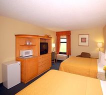 Baymont by Wyndham Greenfield Room