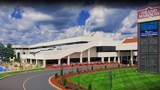 Grand Marquis Waterpark Hotel & Suites