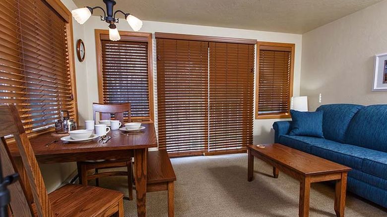 <b>Waterbury Inn Suite</b>