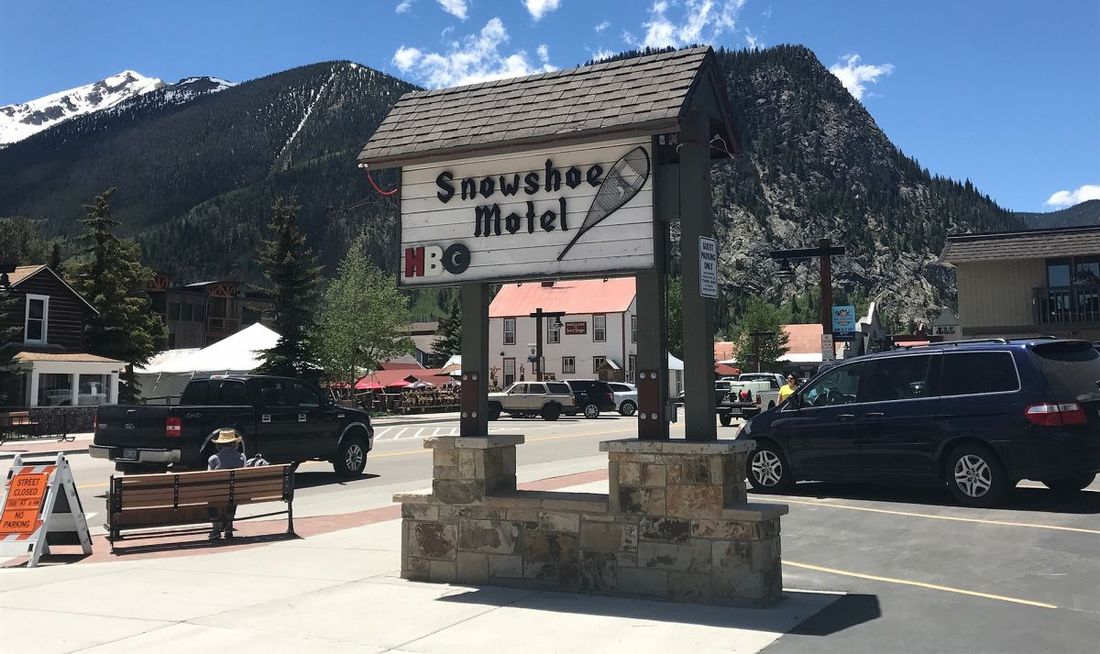 Snowshoe Motel Exterior