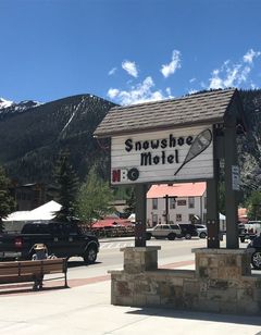 Snowshoe Motel