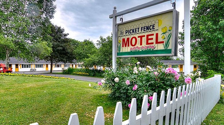 Picket Fence Motel Exterior