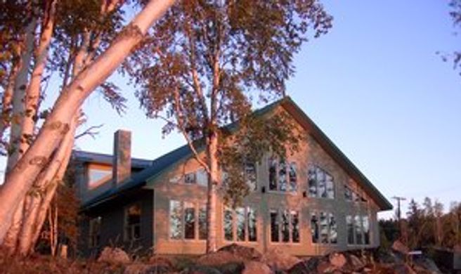 White Water Inn & Waterfront Lodge Exterior