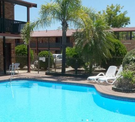 Maclin Lodge Pool