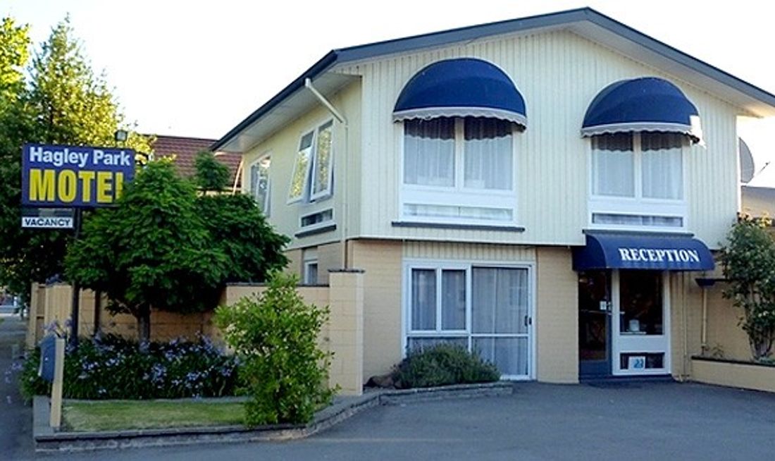 Hagley Park Motel Exterior