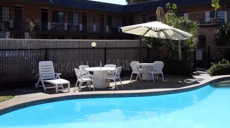 <b>Bella Villa Motor Inn Pool</b>