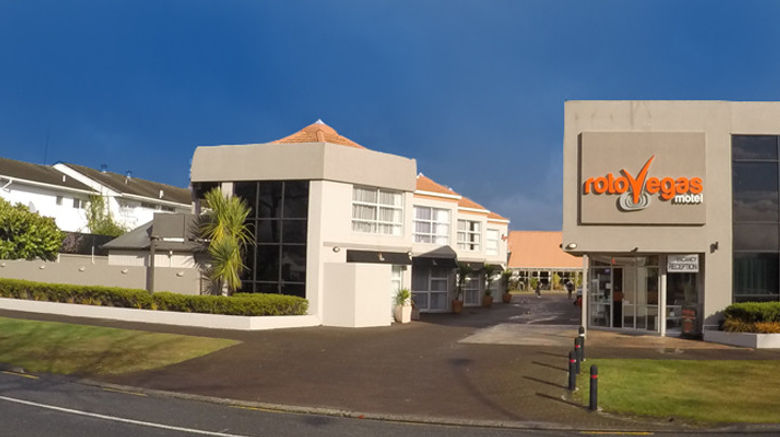 Roto Vegas Motel Exterior