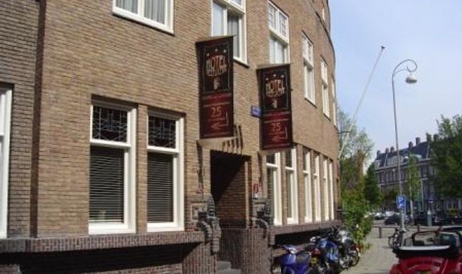 De Bedstee Capsule  Hotel Exterior