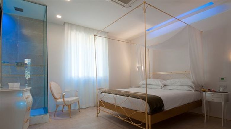 <b>Hotel Metropolitan & Met's Apartment Suite</b>