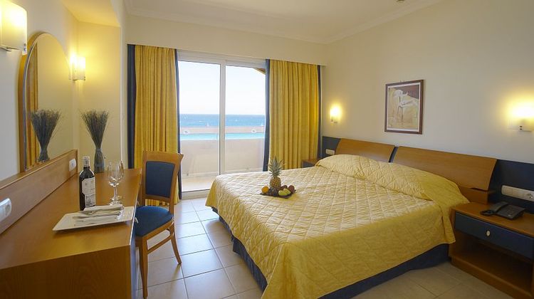 Sun Beach Resort Complex Suite