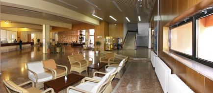 Donat Hotel Lobby