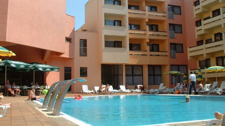 <b>Donat Hotel Pool</b>