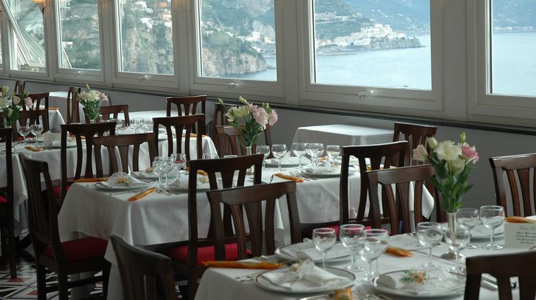 <b>Belvedere Hotel Restaurant</b>