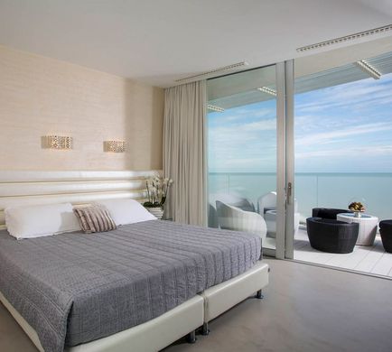 Waldorf Hotel Room