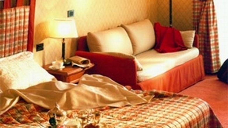 <b>Park Hotel Room</b>