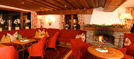 Ulli Hotel Bar/Lounge