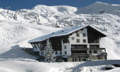 Ulli Hotel