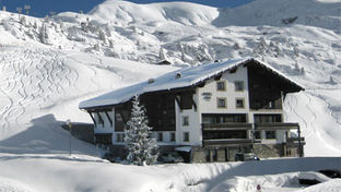 Ulli Hotel