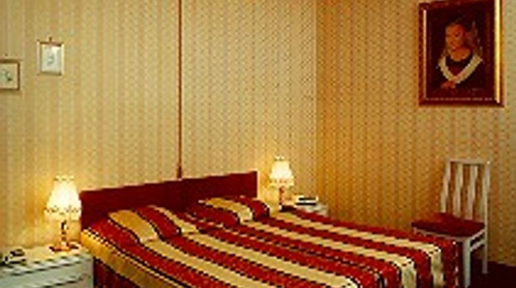 The Black Swan Hotel Room