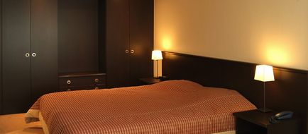 Den En Heuvel Hotel Room