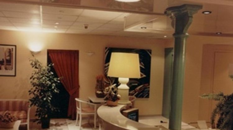 Hotel de Geneve Lobby
