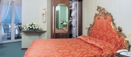 Hotel Des Nations Suite