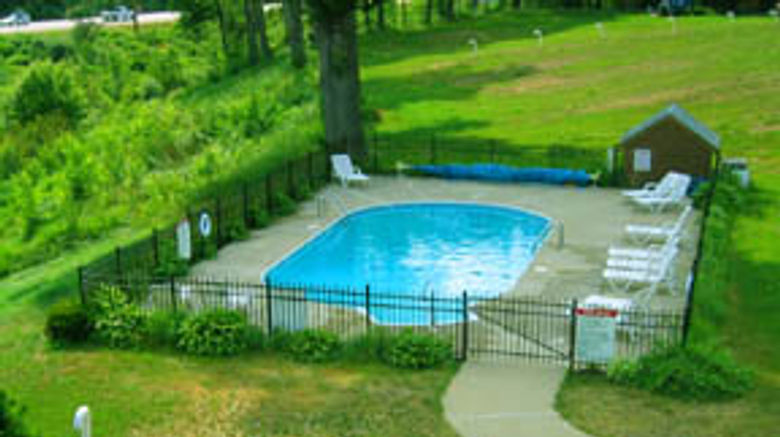 <b>Swiss Chalets Village Inn Pool</b>