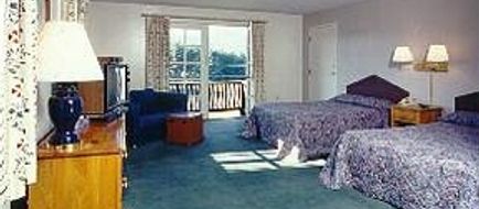 Swiss Chalets Village Inn Room