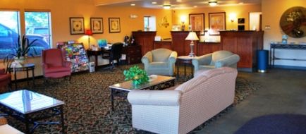 Lavissh Inn & Suites Lobby