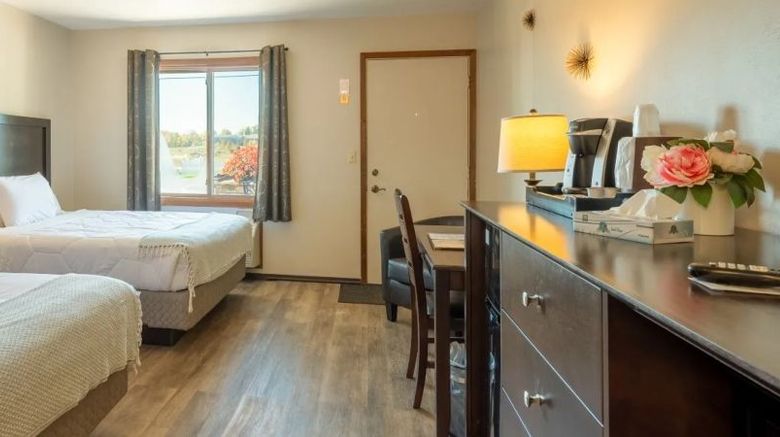 <b>Sister Bay Inn Room</b>