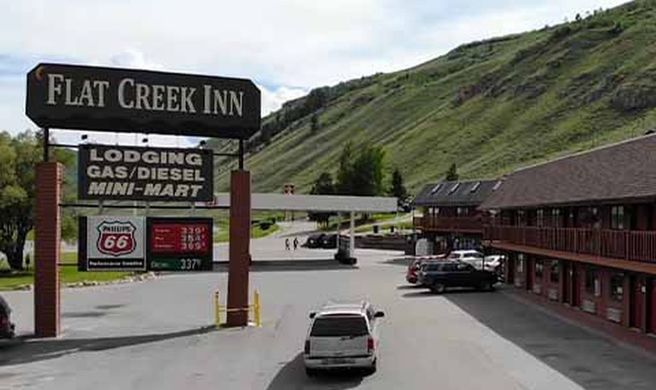 Flat Creek Inn Exterior