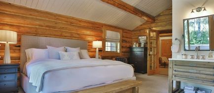 Wildflower Lodge Room