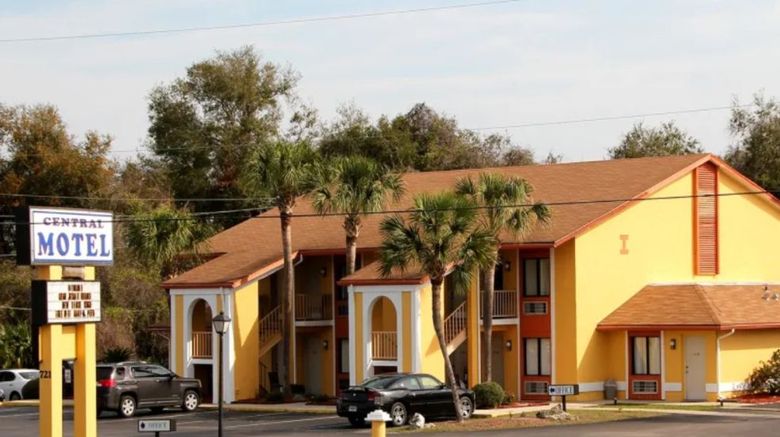 Central Motel Exterior
