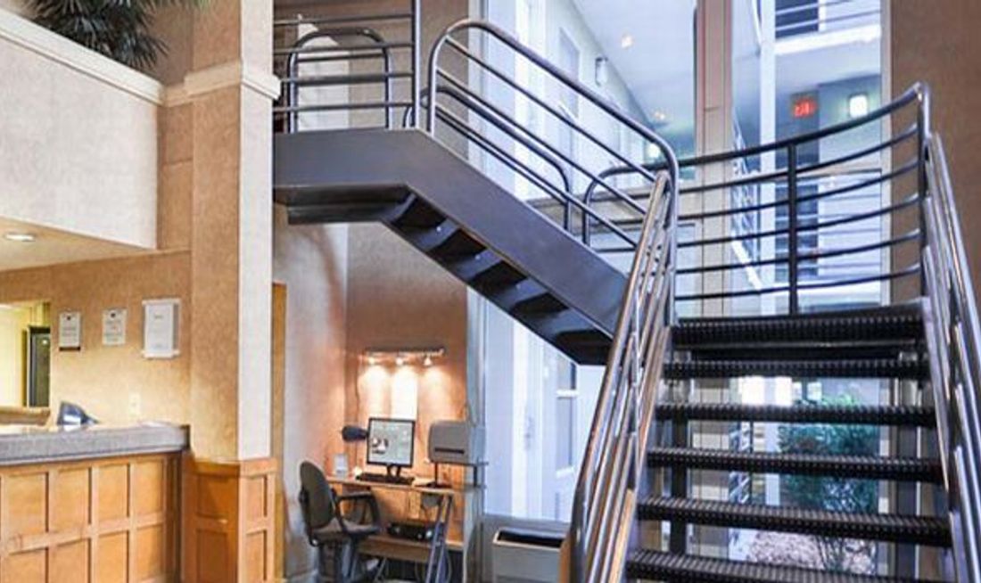 Economy Hotel Lobby