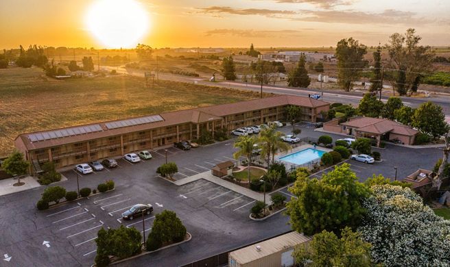 Edgewater Inn Reedley Exterior