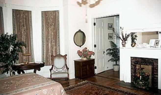 Crenshaw House Bed & Breakfast Room