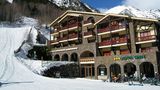 <b>Hotel Crest Exterior</b>