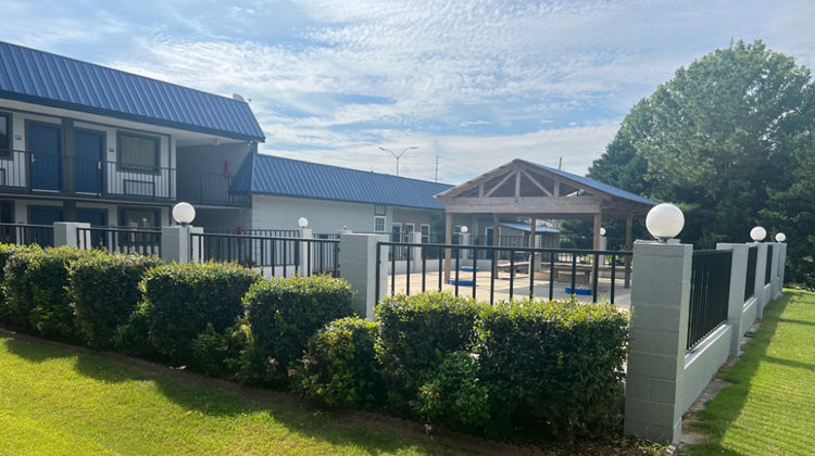American Inn Pontotoc Exterior