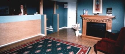 Econo Lodge & Suites Lobby