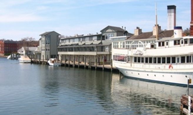Steamboat Inn Exterior