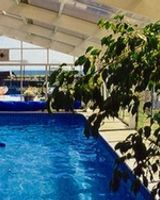Crest Motel