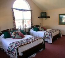 Hemlock Inn Suite