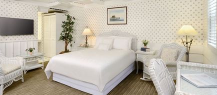 Cardiff by the Sea Lodge Room