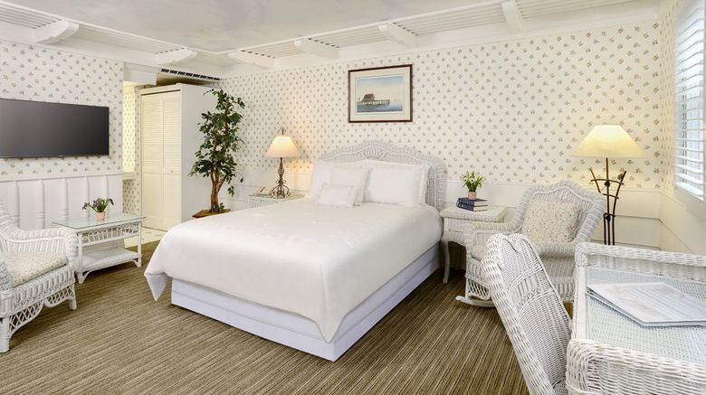 <b>Cardiff by the Sea Lodge Room</b>