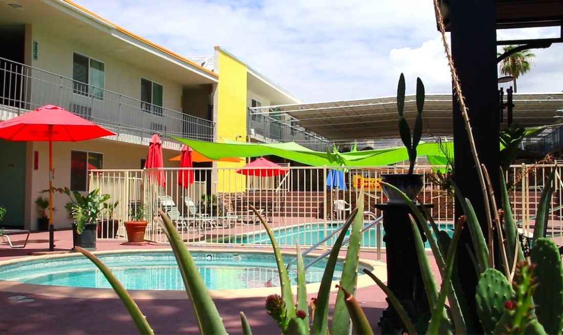 Sandpiper Inn Exterior