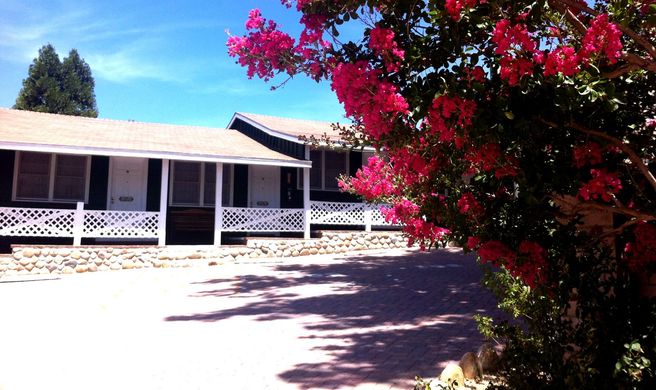 The Kern Lodge Exterior