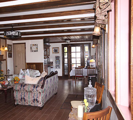 Arrowhead Lake Inn Lobby