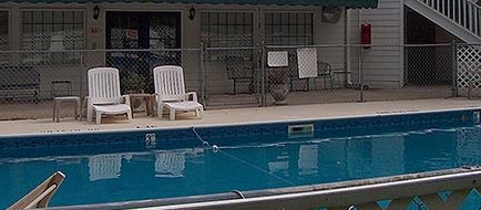 Stratford Motor Inn Pool