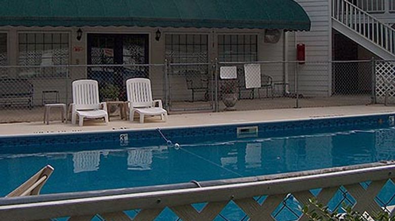 <b>Stratford Motor Inn Pool</b>